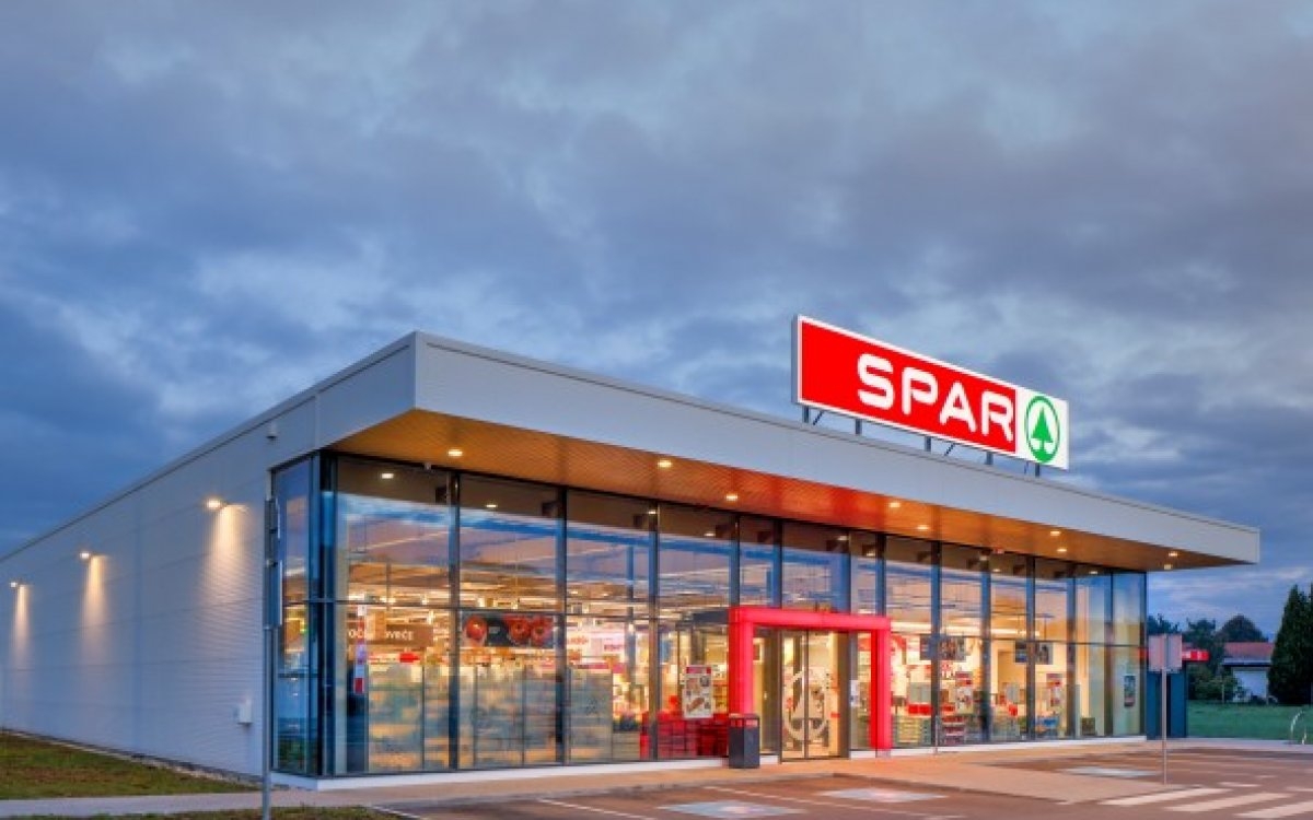 La cadena de supermercados SPAR ha apostado por Techpole para suministrar el producto Cajón Portamonedas Flip Top en sus puntos de venta en Croacia