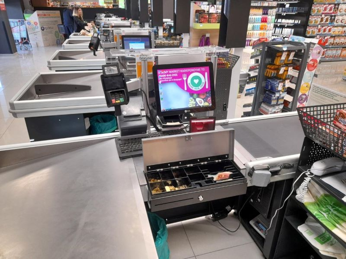 La cadena de supermercados My Market, instala el cajón portamonedas flip-top en sus reformas en la isla de Chios, en Grecia