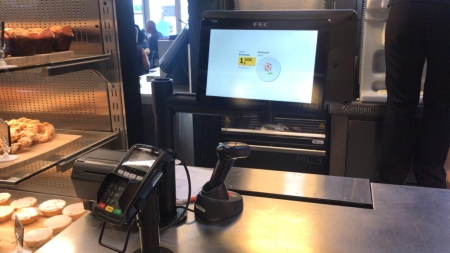 Techpole instala un soporte para el terminal punto de venta en el Ikea de Palma de Mallorca