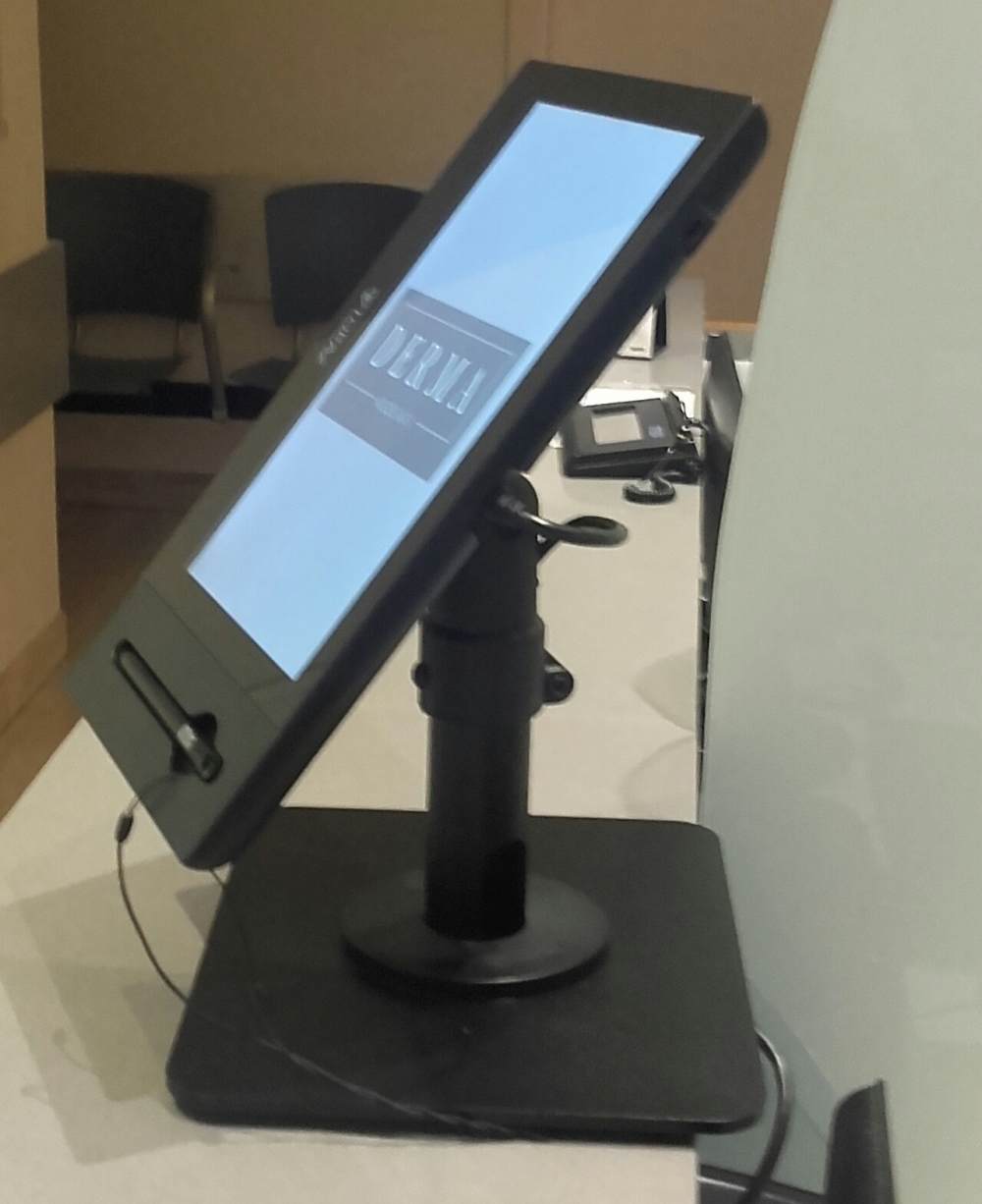 Electronic signature pad security stand
